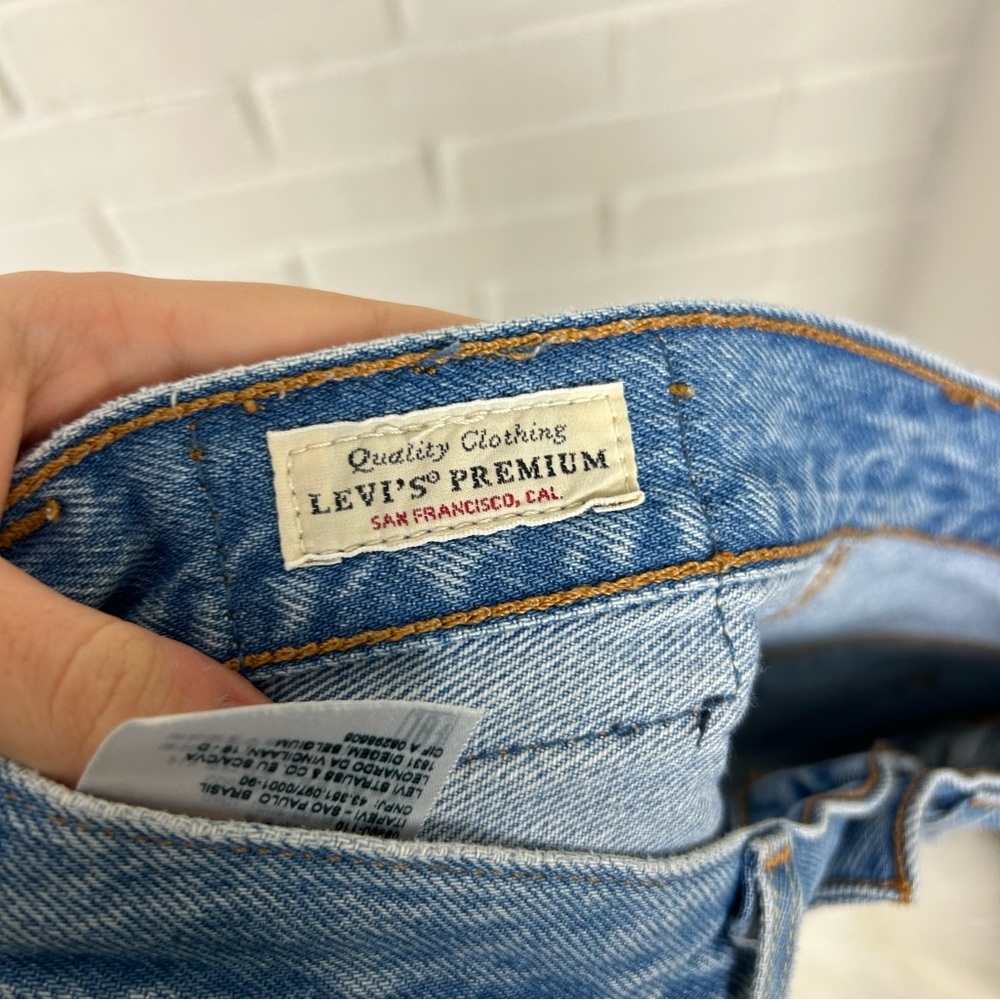 Levi’s Distressed Denim Cutoff Shorts Size 27 - Picture 2 of 11